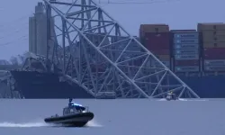 ABD'de geminin çarpmasıyla yıkılan köprüden nehre düşenlerden 2'sinin daha cesedine ulaşıldı