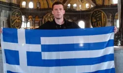 Ayasofya Camii'nde Yunan bayraklı provokasyon! Fotoğrafı sosyal medyada bu notla paylaştı