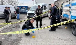 Başakşehir'de iki silahlı şahıs, oto tamir dükkanını hedef aldı: Yaralılar var!