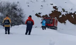 Bingöl'de yoğun kar altında mahsur kalan 2 kişi askeri helikopterle kurtarıldı