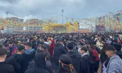 Diyarbakır Nevruz kutlamaları yağmur altında başladı