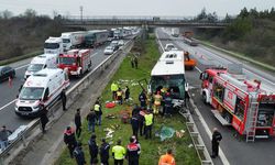 Düzce'de yolcu otobüsü kaza yaptı: 17 yaralı