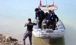 Gölde mahsur kalan 3 genci ‘Gemi Adamlar’ kurtardı