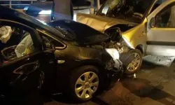 Sarıyer'de otomobil ile hafif ticari araç kafa kafaya çarpıştı: 7 yaralı