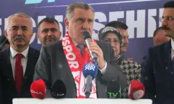 Spor Bakanı Osman Aşkın Bak'tan müjde! Bolu'da stadyum yenileniyor