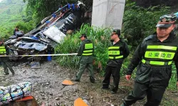 Yolcu otobüsü tünele çarptı! 14 kişi öldü, 37 kişi yaralandı