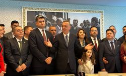 Ataşehir Belediyesi’nde devir teslim töreni: Onursal Adıgüzel mazbatasını aldı
