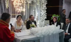 Bakan Göktaş, Şırnak'ta Sidar çiftinin nikah şahitliğini yaptı