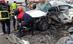 Birecik'te 3 aracın karıştığı zincirleme kazada 7 kişi yaralandı