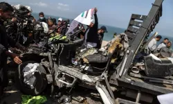 İşgalci İsrail Gazze'nin kuzeyine girmek için bekleyen BM aracını vurdu