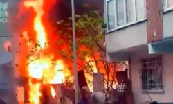 İstanbul’da alevli gece... Bir gecekondu ile iki otomobil alev alev yandı