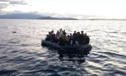 İzmir açıklarında 12 düzensiz göçmen yakalandı