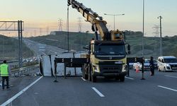 Kuzey Marmara Otoyolu'nda kamyonet otomobile çarptı: 2 ölü, 4 yaralı