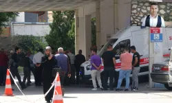 Mersin'de, kepçenin altında kalan işçi hayatını kaybetti