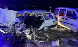 Şanlıurfa'da hafif ticari araç ile otomobil çarpıştı: 1 ölü, 2’si ağır 5 yaralı