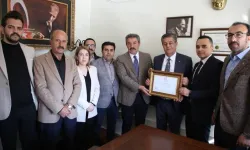Şırnak Belediye Başkanı Mehmet Yarka, mazbatasını aldı