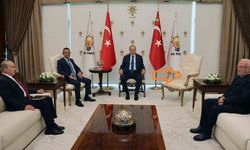 AK Parti kaynaklarından Özel-Erdoğan görüşmesindeki boş sandalye detayıyla ilgili açıklama
