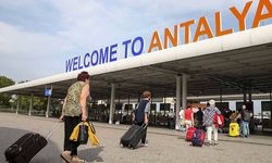 Antalya Havalimanı'nda gıda zehirlenmesi: 42 personel hastaneye kaldırıldı