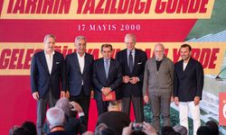 Galatasaray, UEFA Kupası zaferinin 24. yılını kutladı