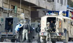 İsrail polisi, öldürdüğü Filistinlinin evini patlayıcılarla yıktı