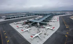 İstanbul Havalimanı'na yolcu taşıyan araçta yangın