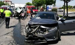 Malatya'da minibüs, kamyon ve otomobil çarpıştı: 3 yaralı