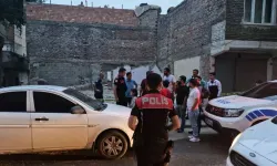 Diyarbakır'da 4 öğrencinin yaralandığı bıçaklı kavgayla ilgili 3 şüpheli gözaltına alındı