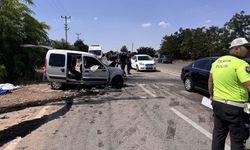Gaziantep'te otomobil ile hafif ticari araç çarpıştı: 2 can kaybı