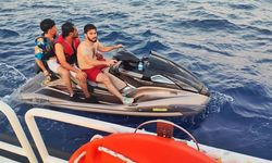 Düzensiz göçmenler jet ski ile kaçmaya çalıştı! Bodrum açıklarında hareketli anlar