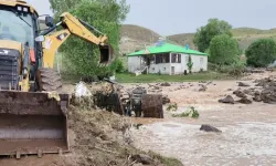 Erzurum'da sel! Tarım arazileri ve evler zarar gördü, 4 kişi yaralandı