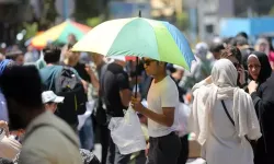 İran'da aşırı sıcaklar nedeniyle tüm kamu kurumları yarın da tatil edildi