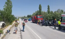 Sivas’ta kamyonet ile otomobil çarpıştı: 1 ölü, 5 yaralı