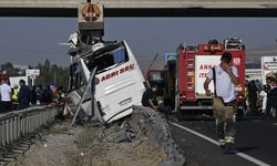 Ankara Polatlı'da otobüs köprüye saplandı: Çok sayıda ölü ve yaralı var