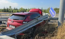 Çorum'da bariyerlere çarpan cipin sürücüsü ölümden döndü