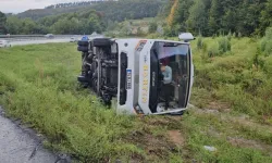 Yolcu midibüsü devrildi: Çok sayıda yaralı var