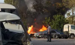 Ankara'da otoparkta çıkan yangında 5 araç kullanılamaz hale geldi