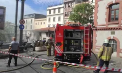 Beyoğlu Belediyesi önünde korkutan patlama: Bina tahliye edildi!