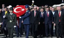 Devlet erkanı Anıtkabir'de!  Cumhurbaşkanı Erdoğan: Vatanımızın bekasını korumak için tedbir alıyoruz