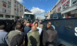 Esenyurt Belediyesinde protesto gerginliği! CHP otobüsü polis engeline uğradı