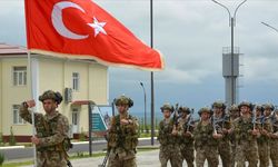 Mehmetçik​ bir yıl daha Orta Afrika Cumhuriyeti'nde kalacak! Tezkere Meclis'ten geçti!