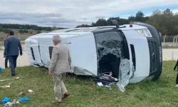 Öğrenci servisi tırla çarpıştı: 13 yaralı