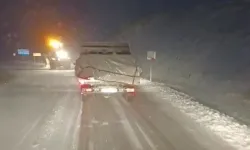 Palandöken’in zirvesinde kar yağışı: Yol ulaşıma kapatıldı