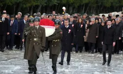 Bakan Yusuf Tekin'den Anıtkabir'e ziyaret