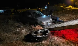 Bitlis'te feci kaza! Buzlu yolda otomobil takla attı: Yaralılar var