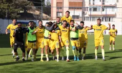 Menemen FK, Erbaaspor'u 2-0 yenerek liderliğini korudu