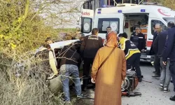 Sakarya'da trafik faciası: Anne ve oğul hayatını kaybetti