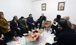 Erdoğan'ın depremzede aileye ziyaretinde duygusal anlar