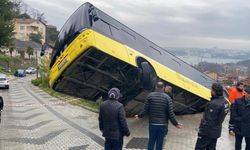 İETT otobüsü gecekondunun bahçesine düştü