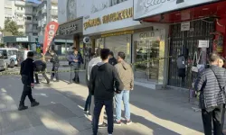 Kuyumcu dükkanını silahlarla soyup kaçtılar!