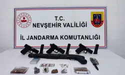 Evinde ruhsatsız silah ve uyuşturucu bulunan şahıs tutuklandı